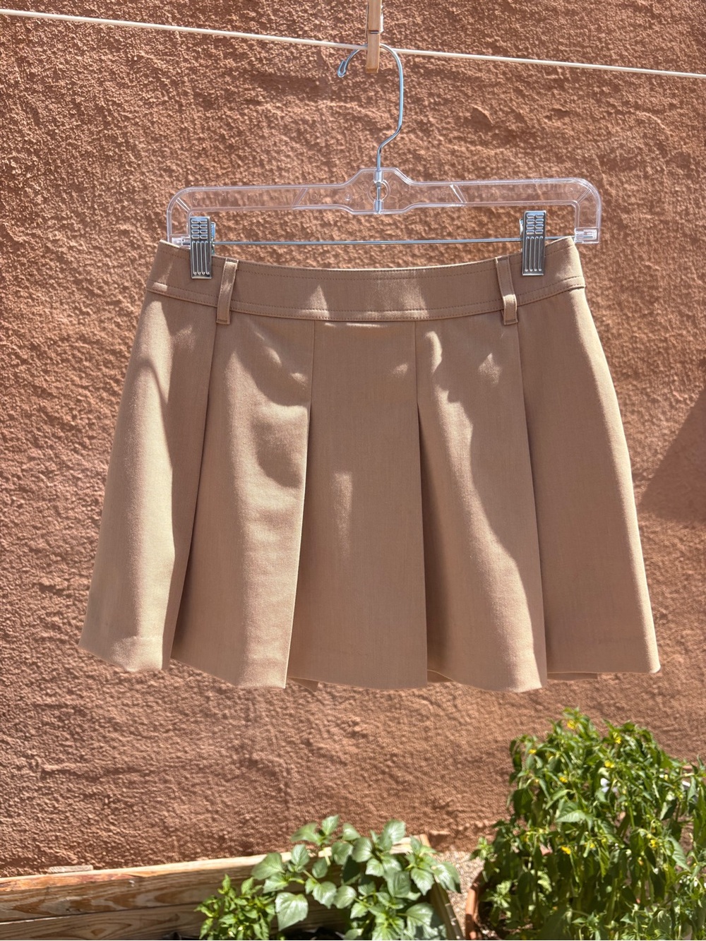 Uniqlo Pleated Mini Skirt in Tan